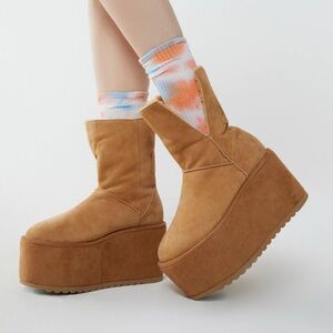 ATMOSPHERE FLEECE LINED SUEDE PLATFORM BOOTS 5 BROWN Tan DOLLS KILL DARKER WAVE